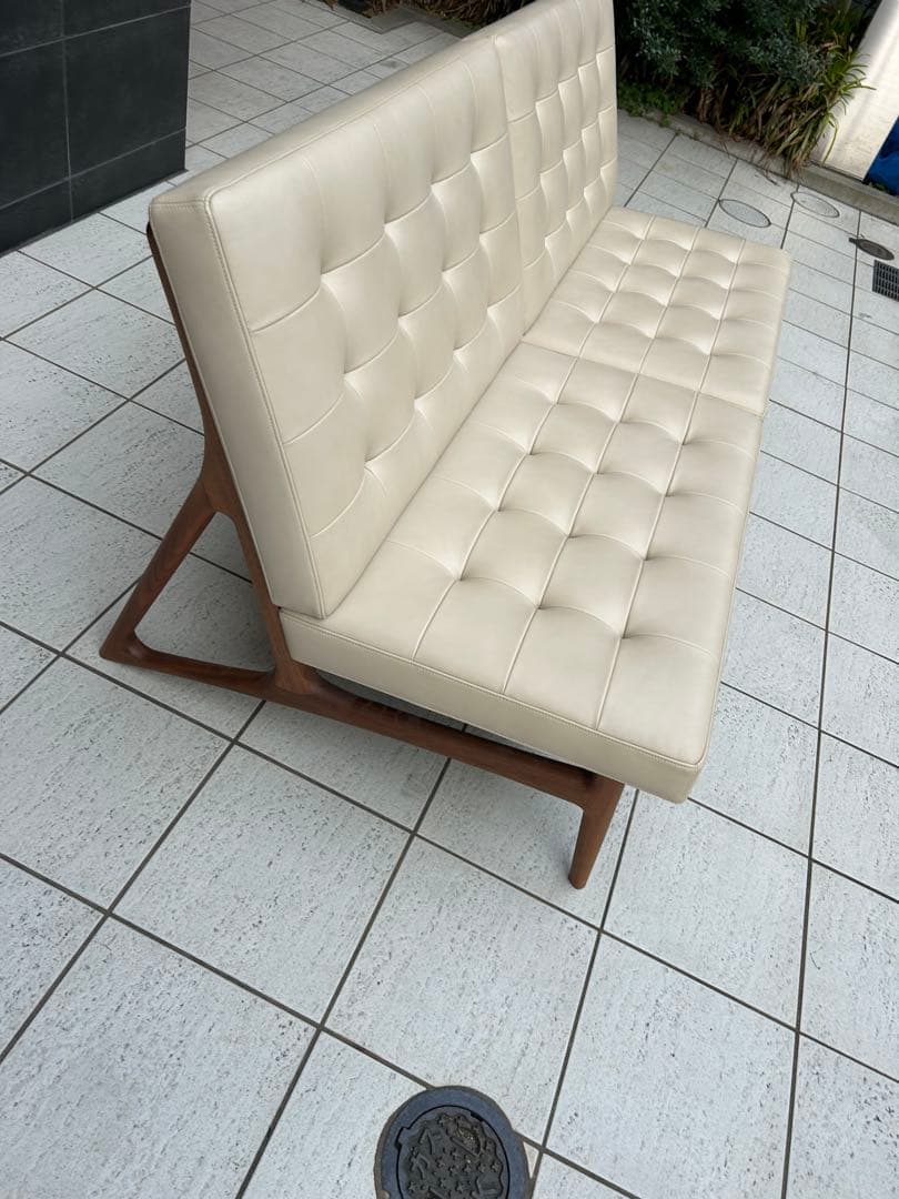 美品】カリモク レザー ソファ WB5003 定価約50万 - メルカリ