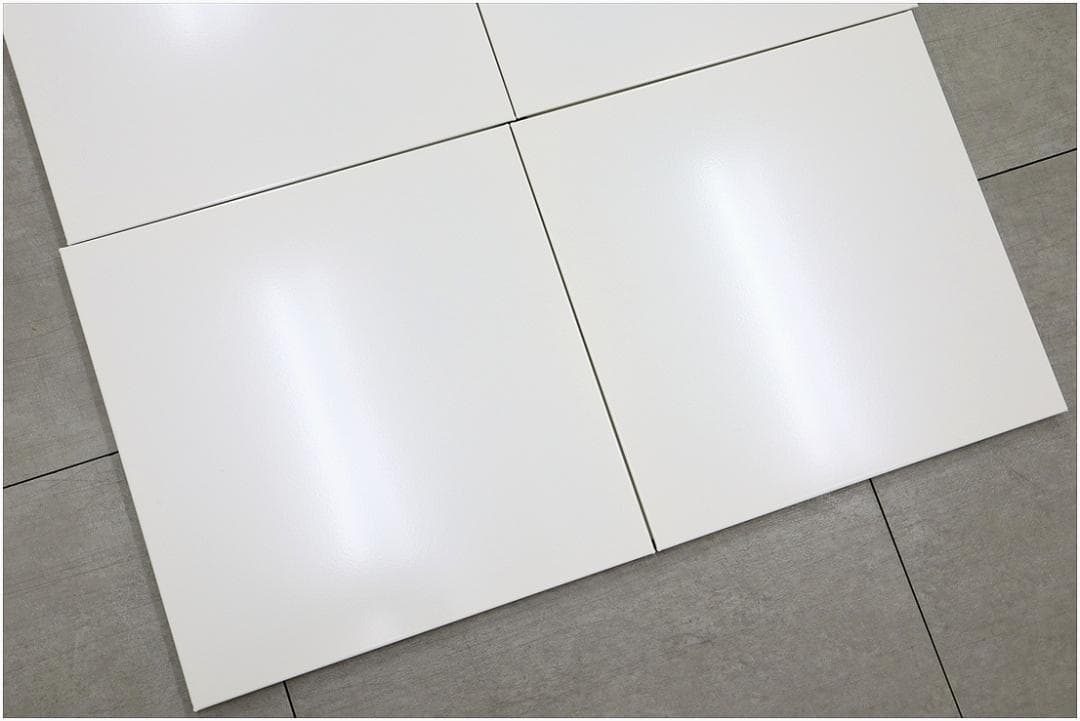 正規品 USM ハラー パネル 4枚 ピュアホワイト 33.5×33.5cm