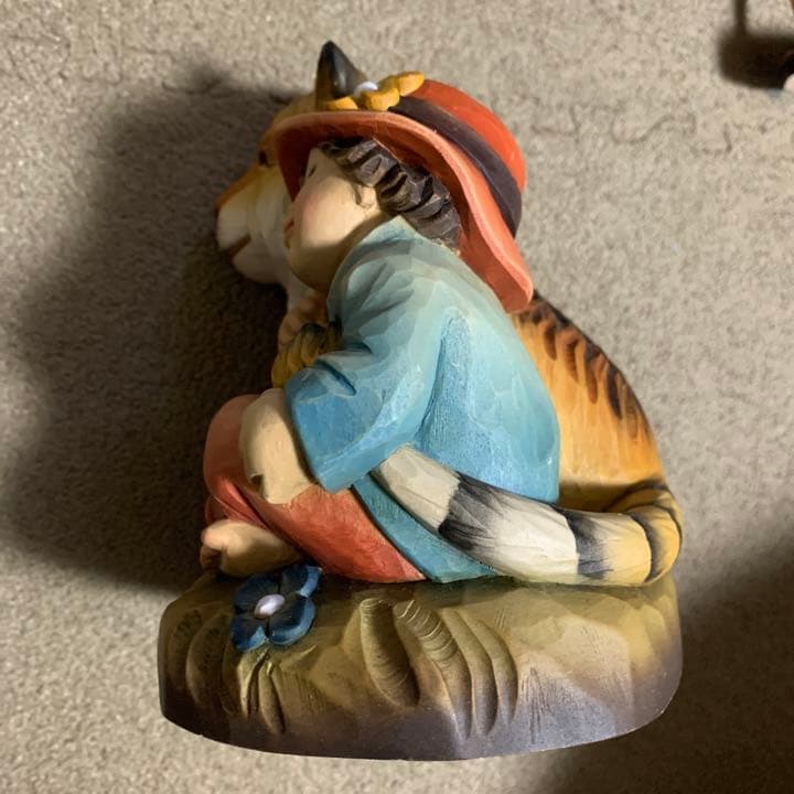 アンリ　ANRI トラ、少女　置物