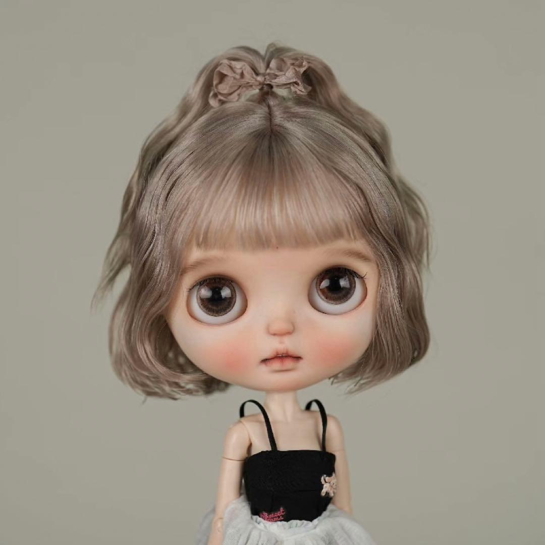 カスタムブライス 海外作家様 微笑み 優しい かわいい 人形 小さなお目目