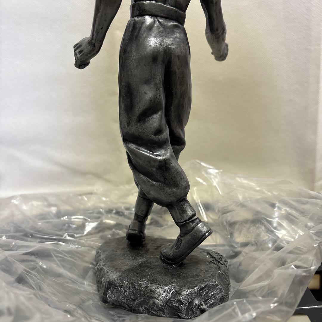 ブルース・リー　フィギュア 銅　約15cm