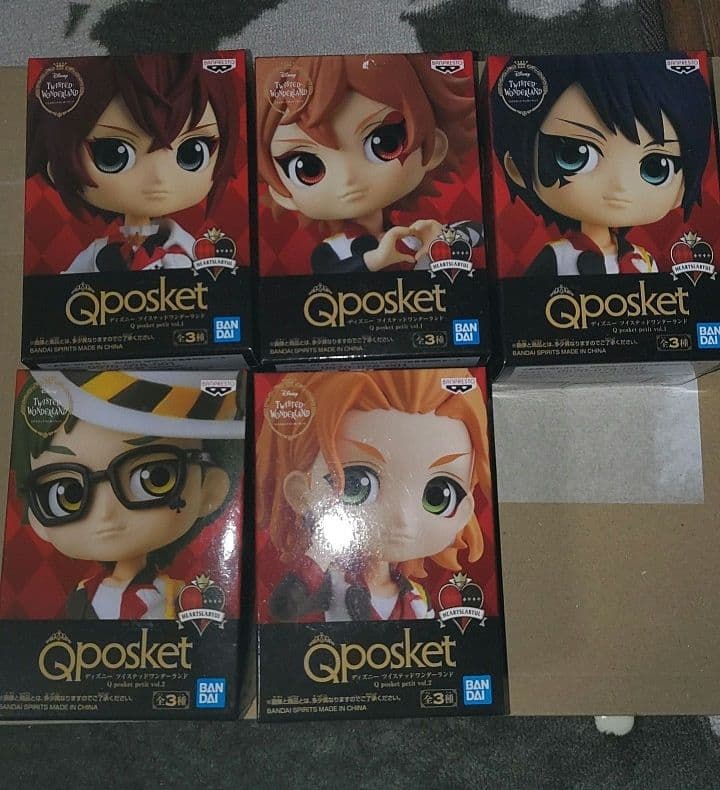 ツイステッドワンダーランド Qposket petit vol.1～2 5種類 - メルカリ