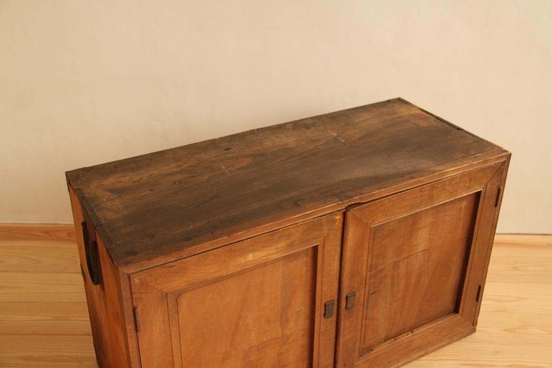 棚　引き戸　木製　収納棚　高さ54㎝　アンティーク　レトロ　古家具