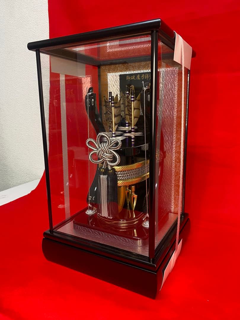 破魔弓　コンパクトガラスケース１０号・間口約２３×奥行約２２×高約３９㎝