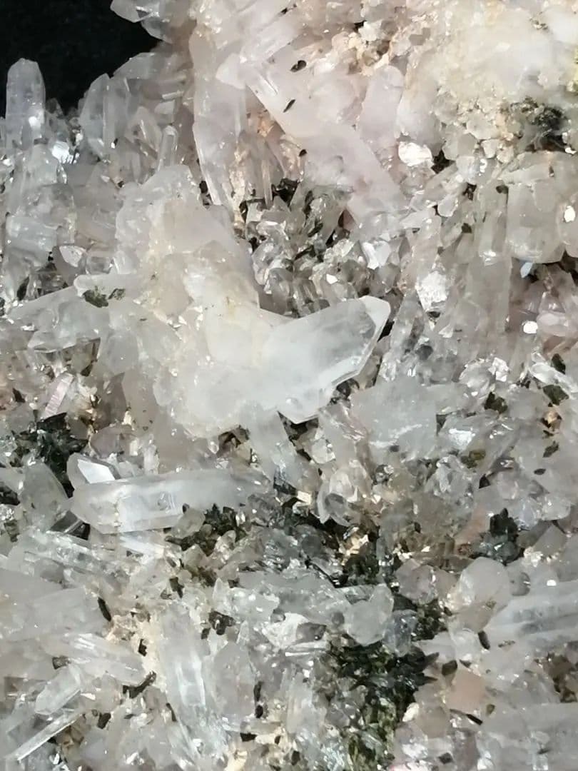 水晶 エピドート 共生クラスター（グリーントルマリン）5.6kg ーtot017