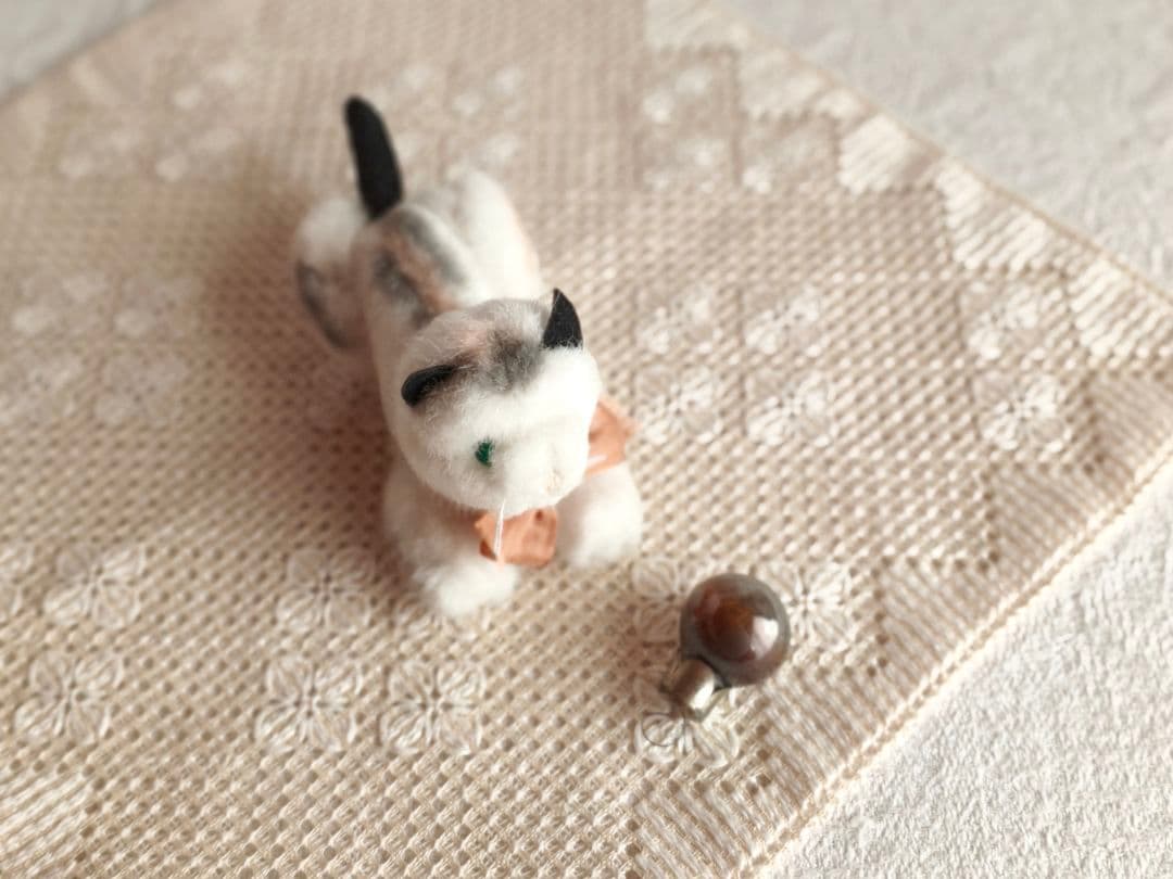 【mkuさま】 vintage cat ❀ グリーンの瞳の 猫ちゃん