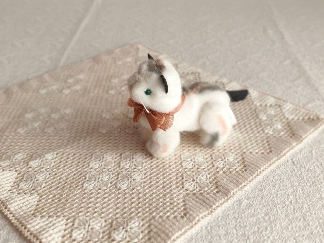 【mkuさま】 vintage cat ❀ グリーンの瞳の 猫ちゃん