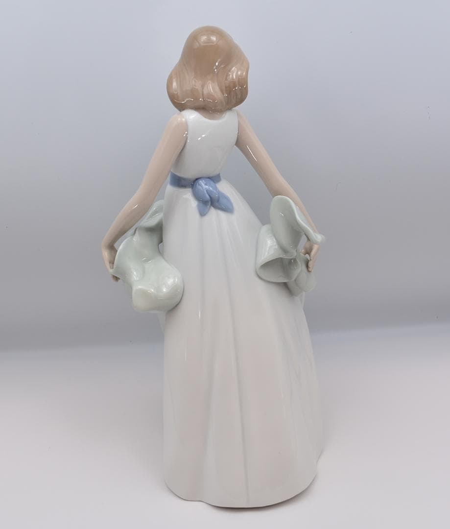 空中散歩　＃1343　★NAO・リヤドロ　スペイン　ポーセリン　箱付き　絶版