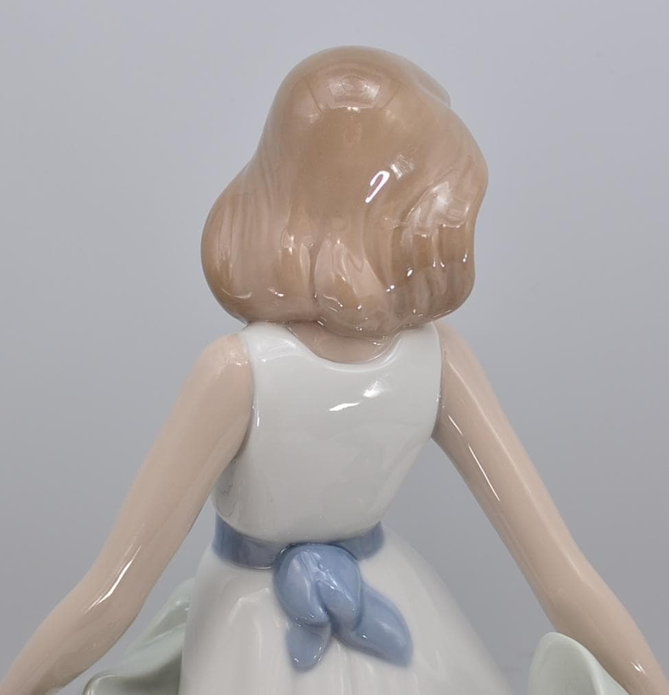 空中散歩　＃1343　★NAO・リヤドロ　スペイン　ポーセリン　箱付き　絶版