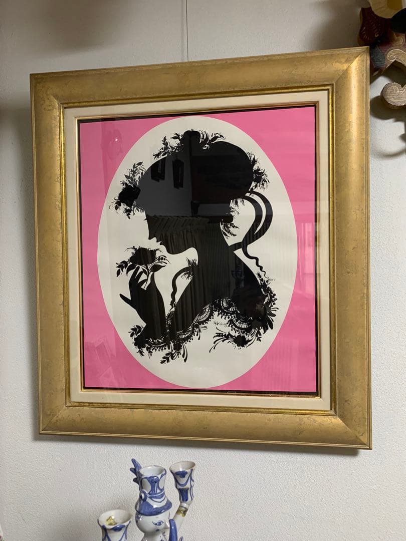 ビヨンヴィンブラッド　大型ゴールド額ビンテージシルエットピンク少女横顔額装！