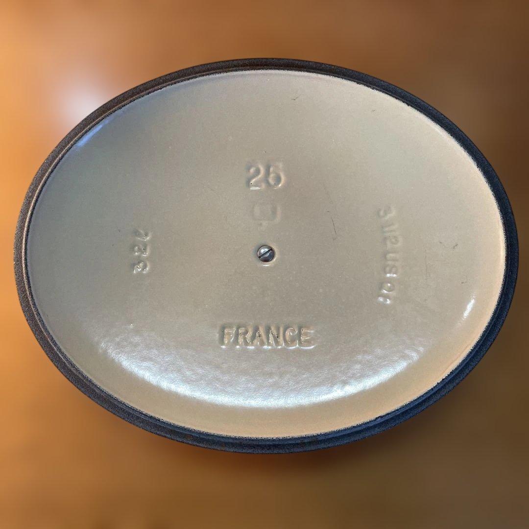 ル・クルーゼ ２５ オーバル