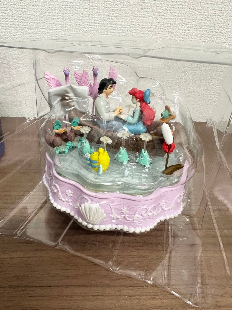 リトルマーメイド アリエル & エリック キスザガール LED フィギュア