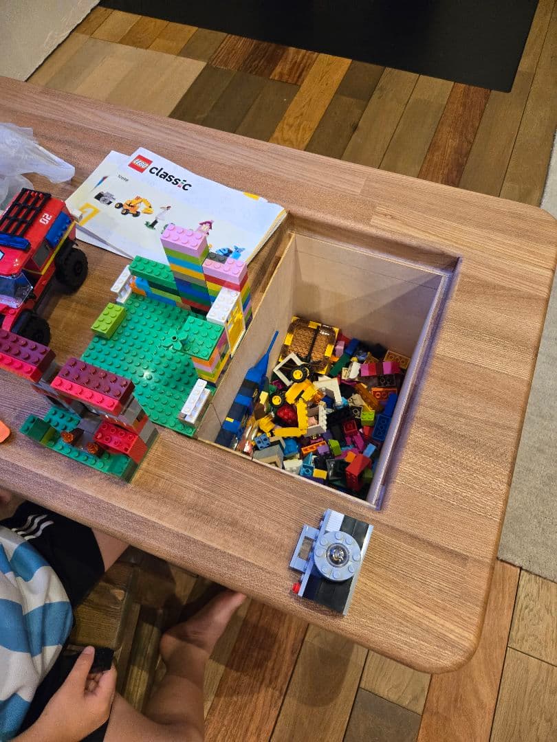 天板収納付き木製テーブルと椅子セット