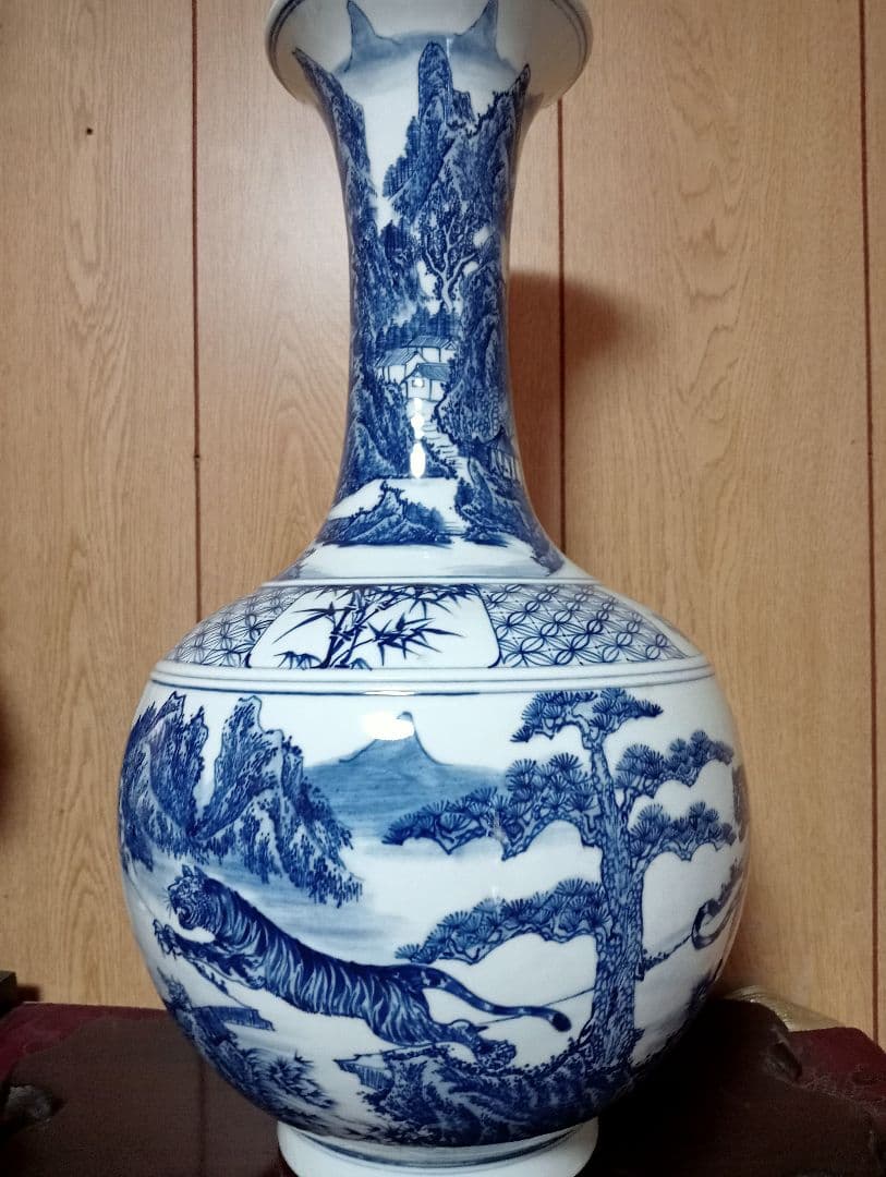 大清康熙年製在銘　四君子(蘭・竹・菊・梅)と5匹の虎　中国陶器花瓶壺