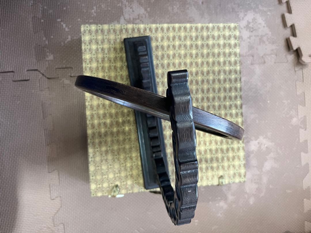 金魚と蓮の花の置物