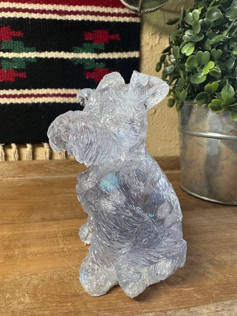 ミニチュアシュナウザー　クラッククォーツ　オーロラ水晶