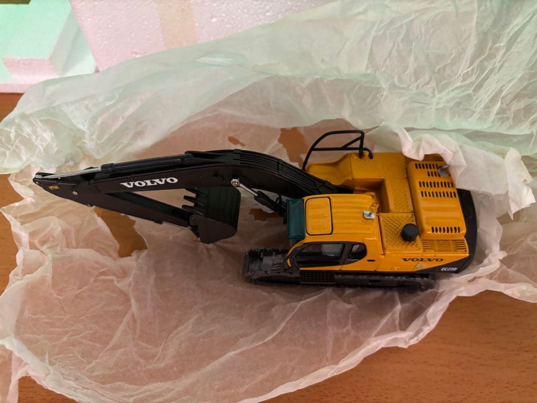 VOLVO EC210 ミニカー 1:50 スケール - メルカリ
