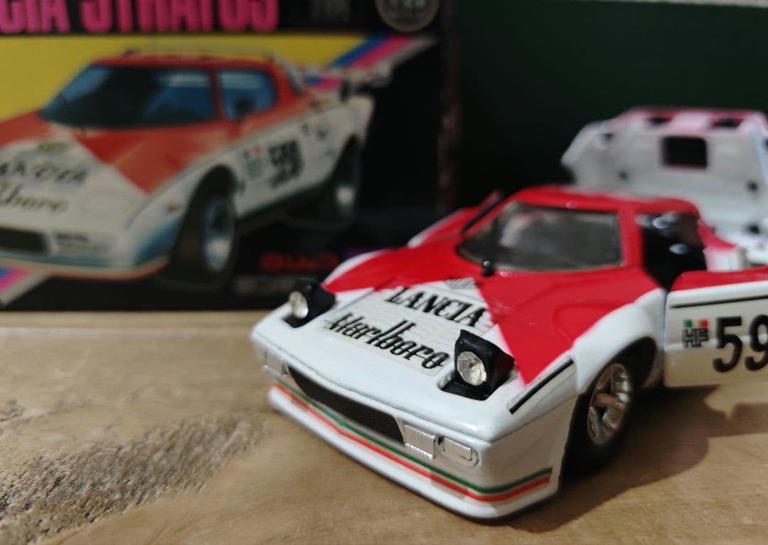 エイダイ ランチアストラトス ダイキャスト ミニカー 1/28