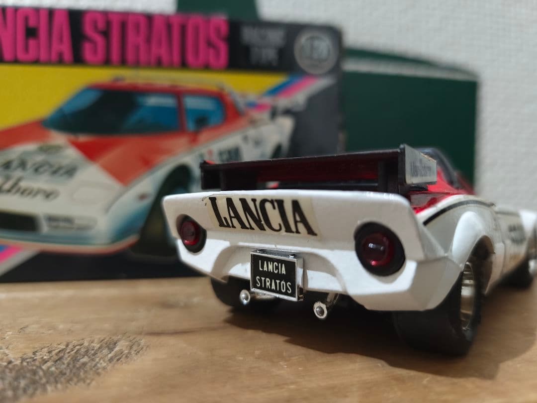 エイダイ ランチアストラトス ダイキャスト ミニカー 1/28