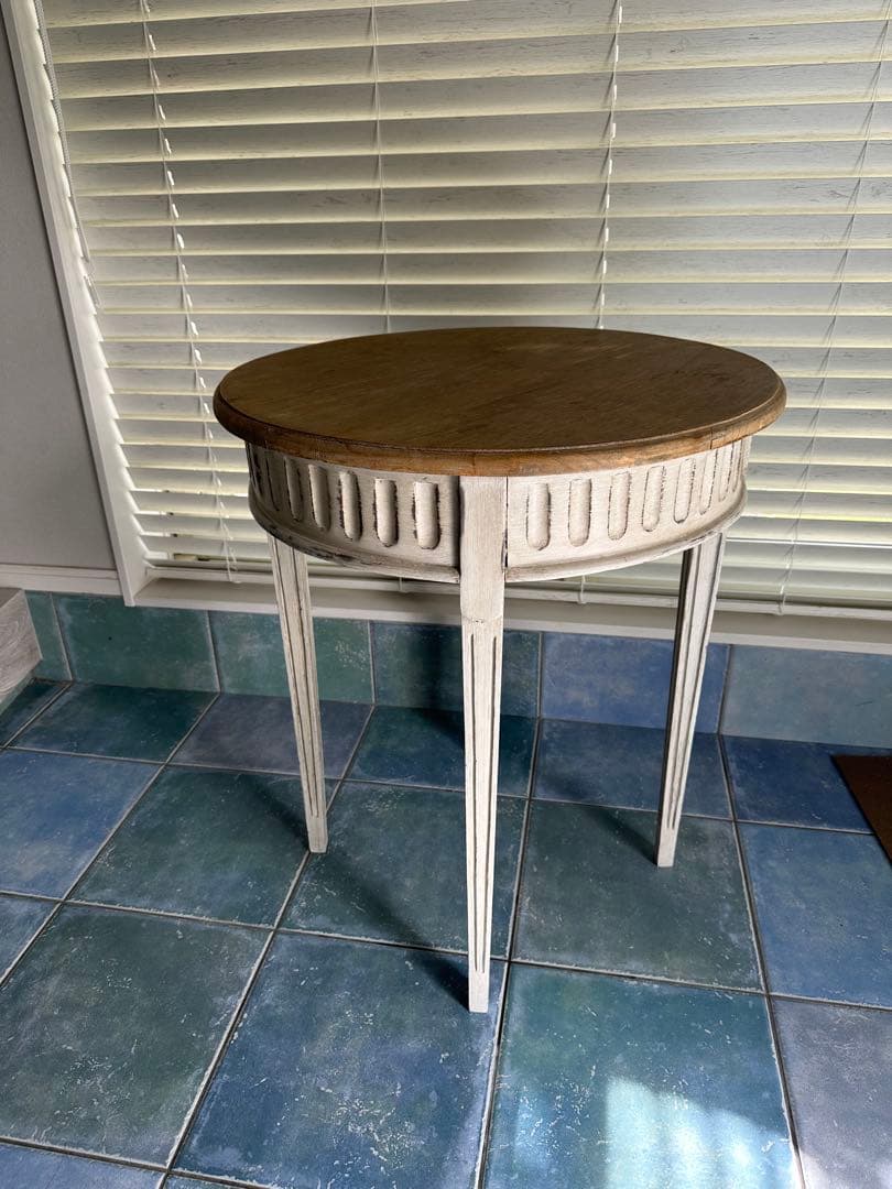 ブランドジュリエ　Adaleya ラウンドサイドテーブル