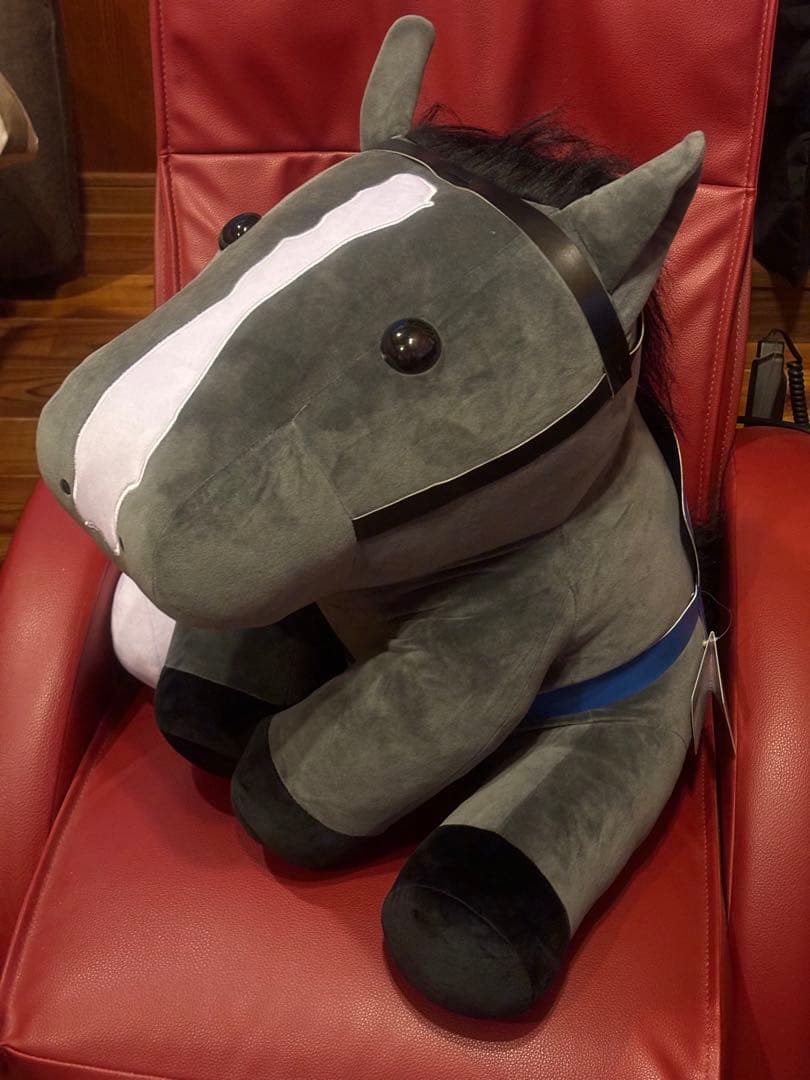 イクイノックス デカもっちぬいぐるみ - メルカリ