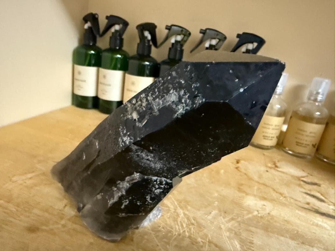 黒水晶　モリオン　原石　1493ｇ