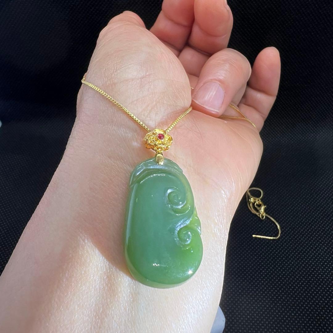 18k使用 天然陽緑翡翠 如意 ペンダントトップ　鑑定書付き　AB984