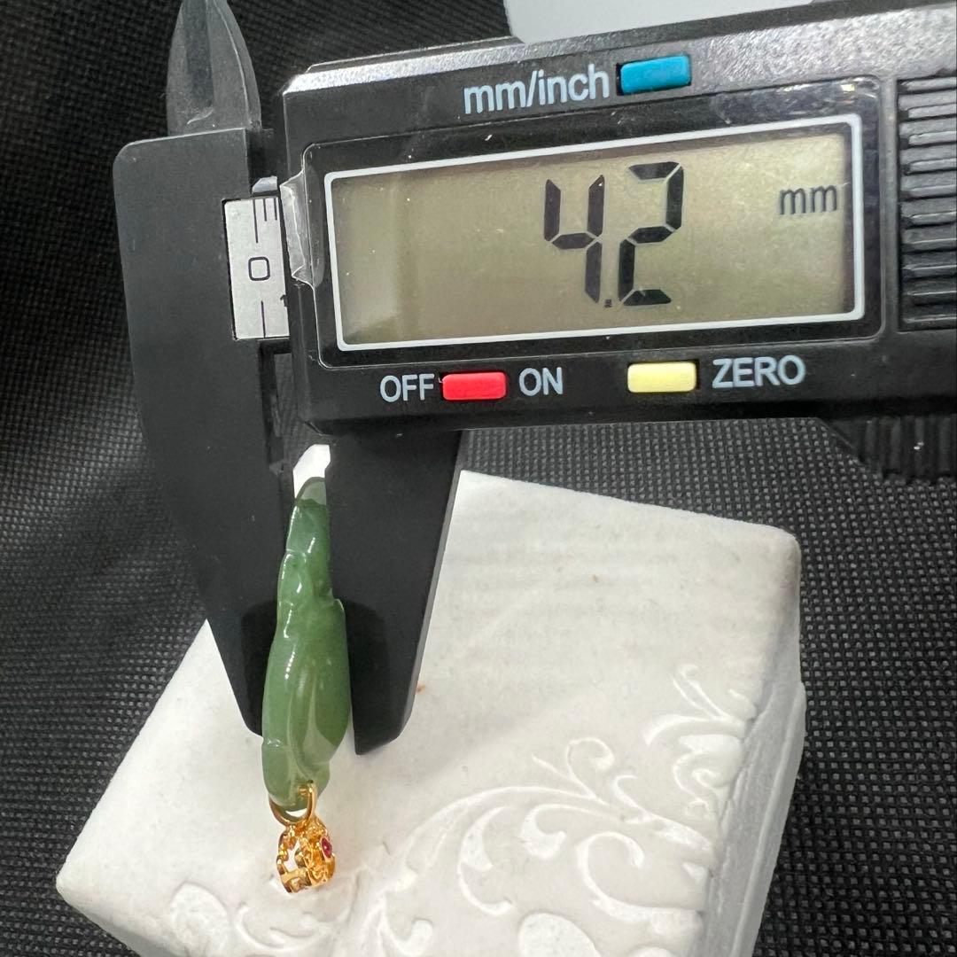 18k使用 天然陽緑翡翠 如意 ペンダントトップ　鑑定書付き　AB984