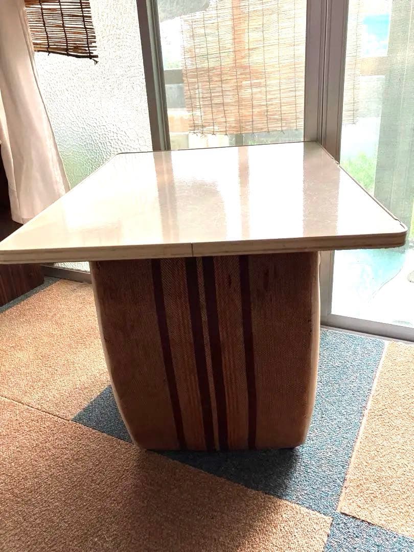 レトロテーブル