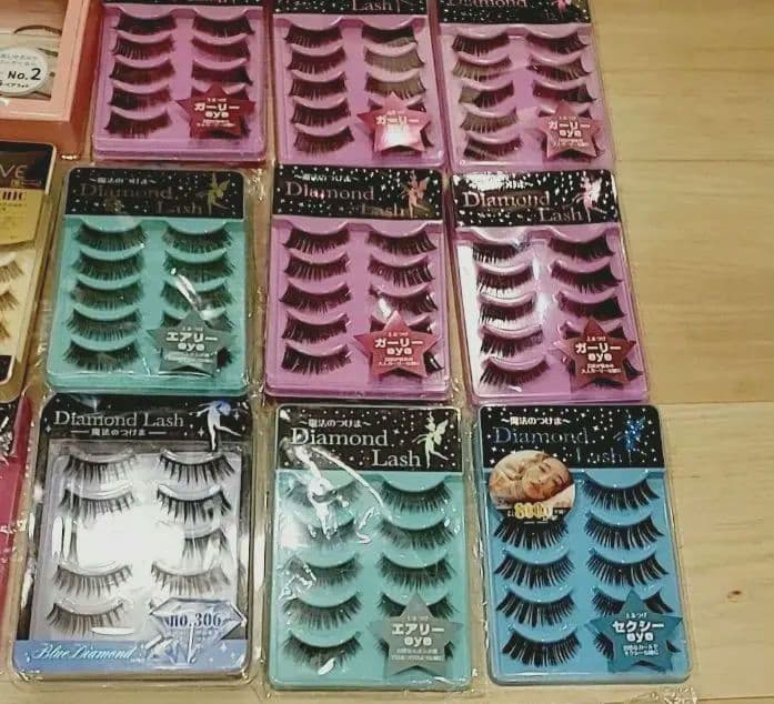 ダイヤモンドラッシュ　つけまつげ　14個　ジバンシー　チーク　クリニーク　ポーチ