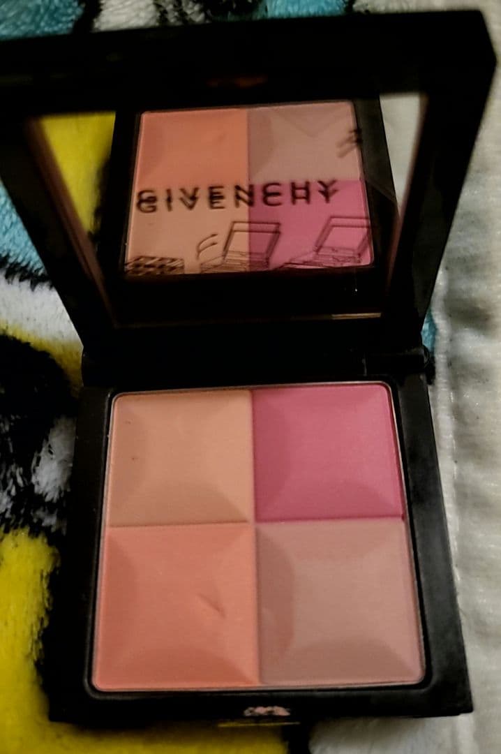 ダイヤモンドラッシュ　つけまつげ　14個　ジバンシー　チーク　クリニーク　ポーチ