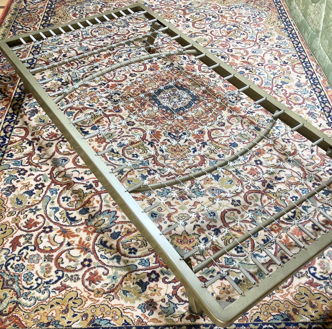 【アンティーク シングルベッド】とても丈夫な折れ足ベッド　※直接引取割引あり