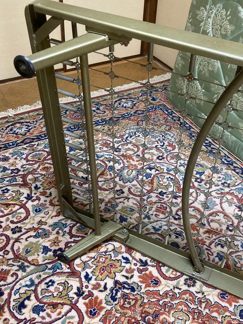 【アンティーク シングルベッド】とても丈夫な折れ足ベッド　※直接引取割引あり