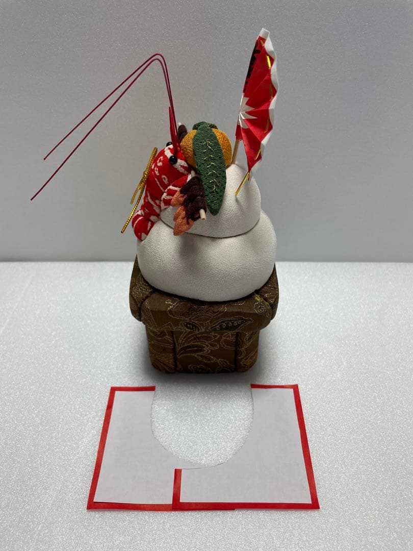 ハンドメイド　木目込み人形　鏡餅　茶系花模様の三宝