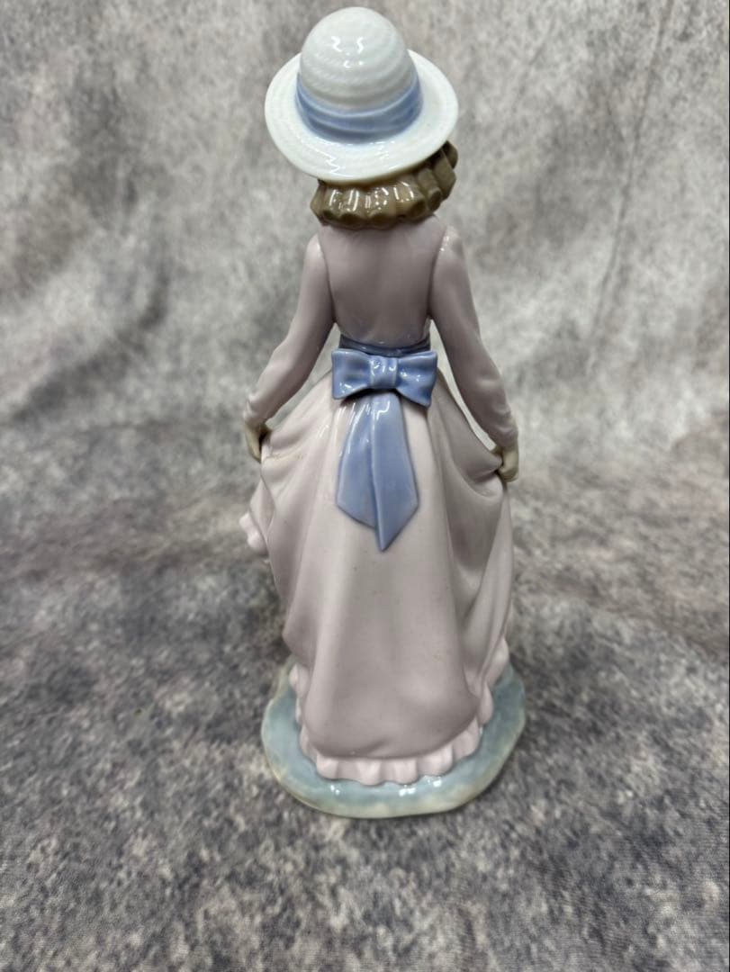 リヤドロ　フィギュリン　花のバスケット