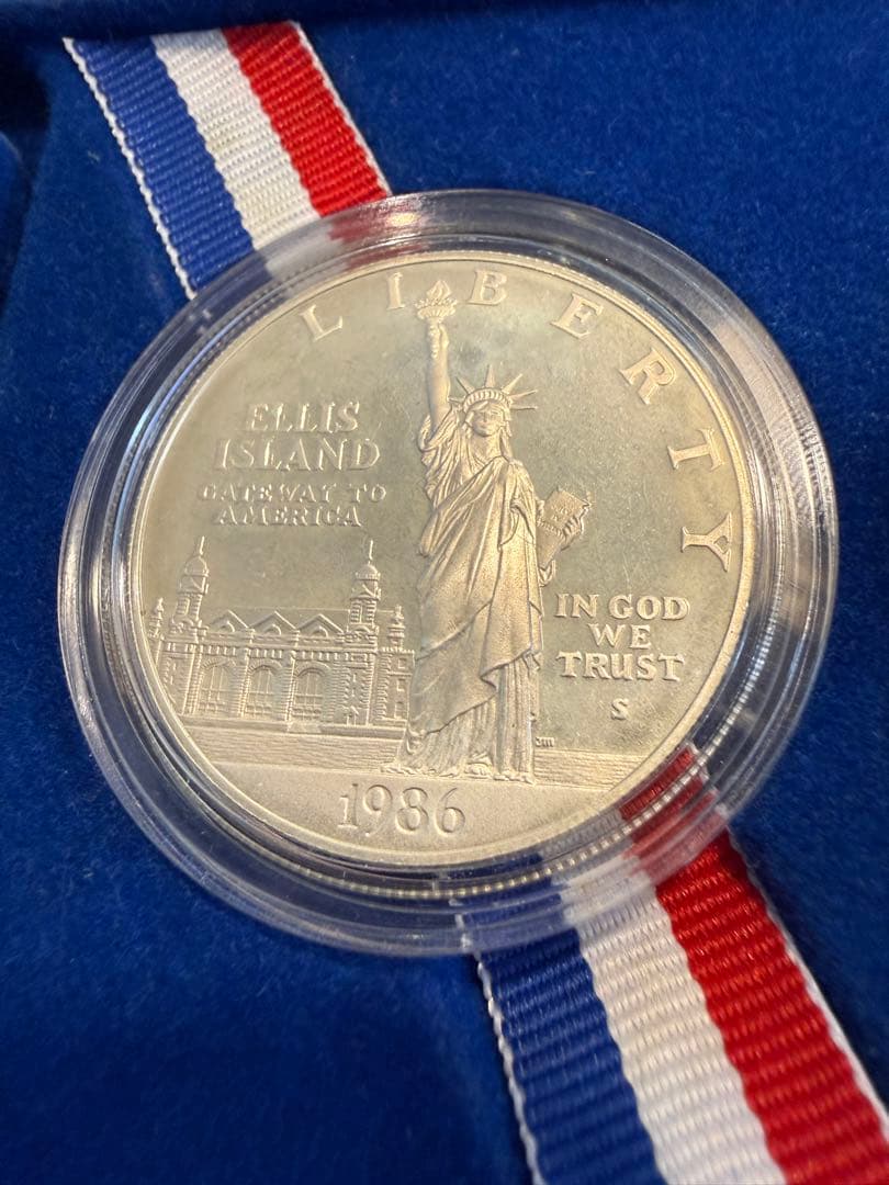 本物保証】1986年 アメリカ 自由の女神 1ドル銀貨 26.73g SV900