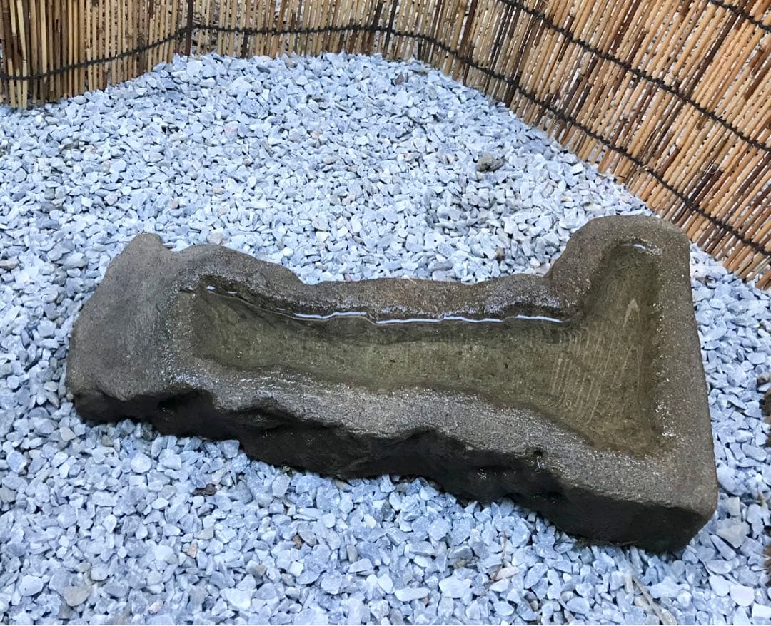 【天然石・石鉢・盆石・水鉢・コケ鉢】石付石岩松岩ヒバ寄せ植え鉢庭石オブジェ置物