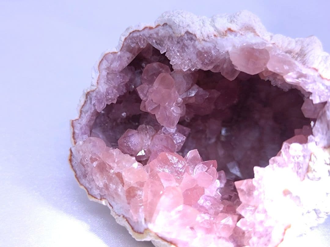 高品質　アルゼンチン産　ピンクアメジスト　ジオード　原石　標本　フラワー　②