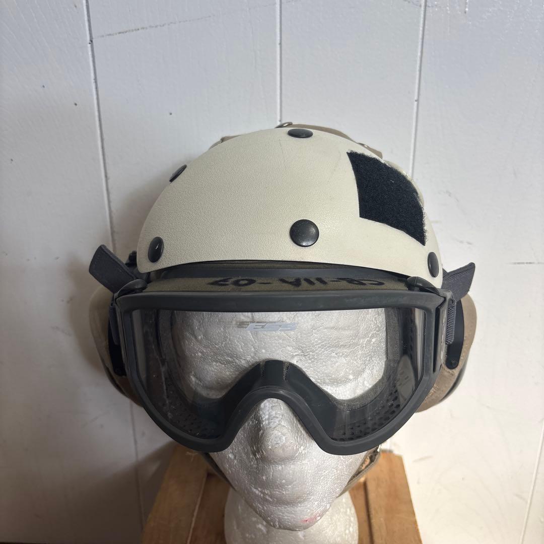 米軍実物　FLIGHT DECK CREWMAN'S HELMET ゴーグル付き