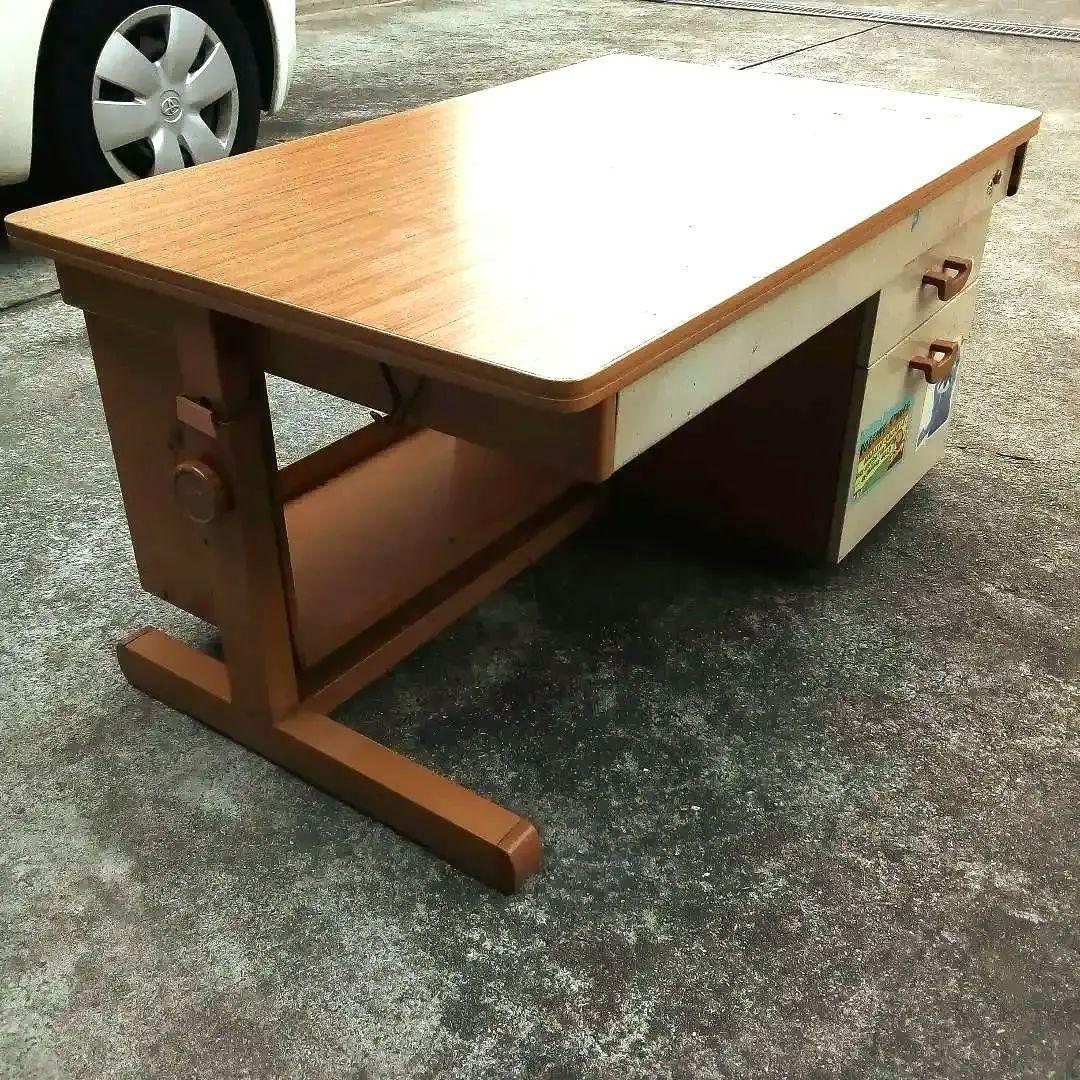 昭和レトロ　オカムラ学習デスク　勉強机　　　昭和の学習机　1976年製