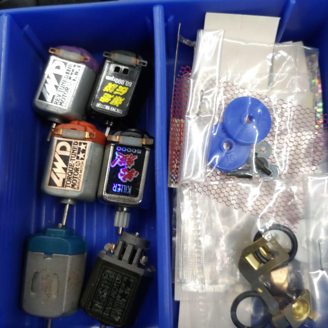 ミニ四駆　５台セット　TAMIYAのボックス付き　パーツ類多数