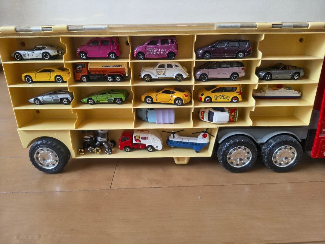 トミカFast Lane 赤いトレーラー とミニカーセット