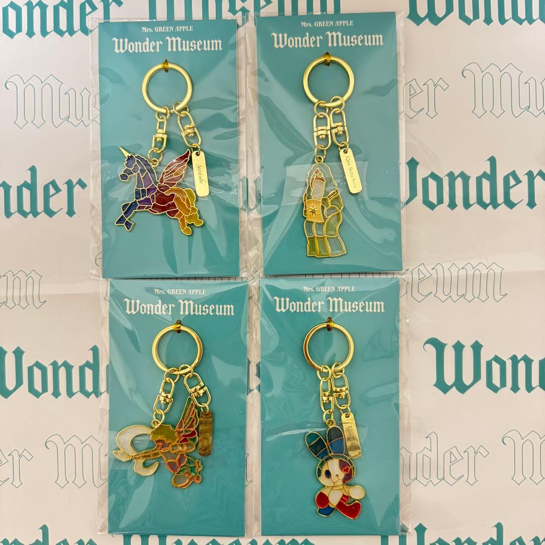 新品】ミセスWonder Museumステンドグラスキーホルダー全4種セット