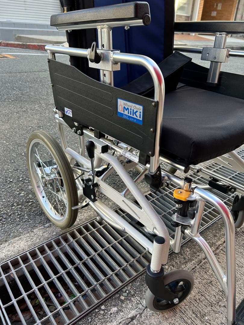 車いす MIKI ミキ リクライニング ティルト式 介助用車いす BAL-12