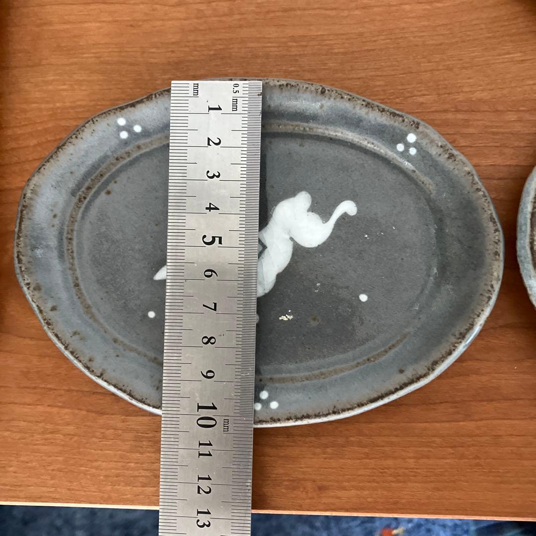 ウサギ絵柄のグレー楕円形皿5枚セット