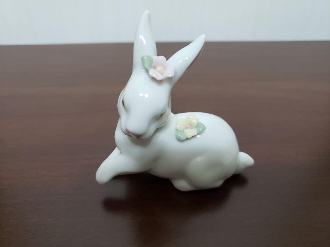 【Cosmos】花うさぎ陶器の置物