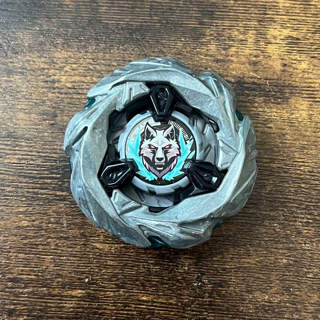 中古》ベイブレードX ☆A8☆シルバーウルフ3-60E ひ8 - メルカリ