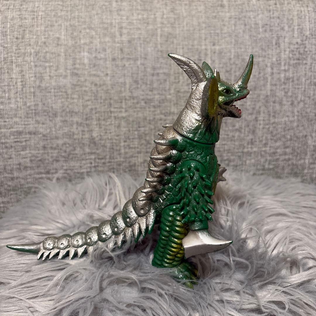 ウルトラマン タイラント キングザウルス ソフビ フィギュア