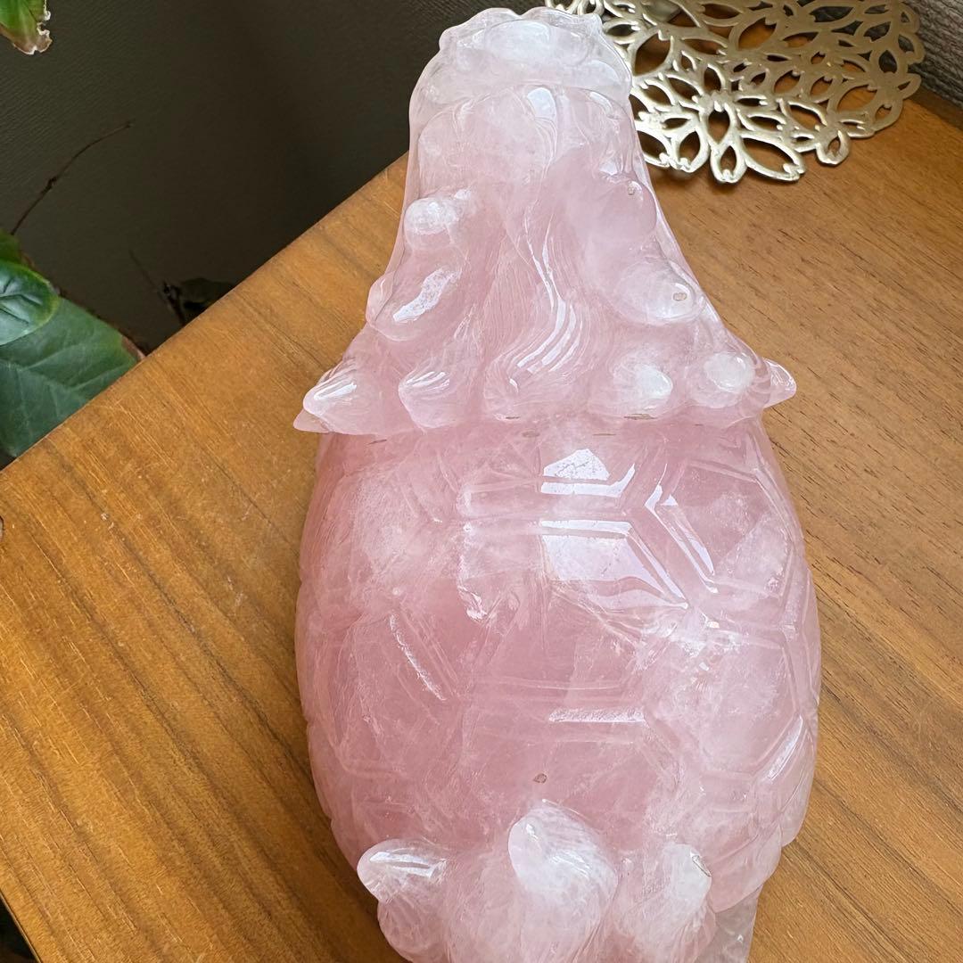 高品質 マダガスカル産ローズクォーツ 龍亀（ロングイ） 置物1.5kg