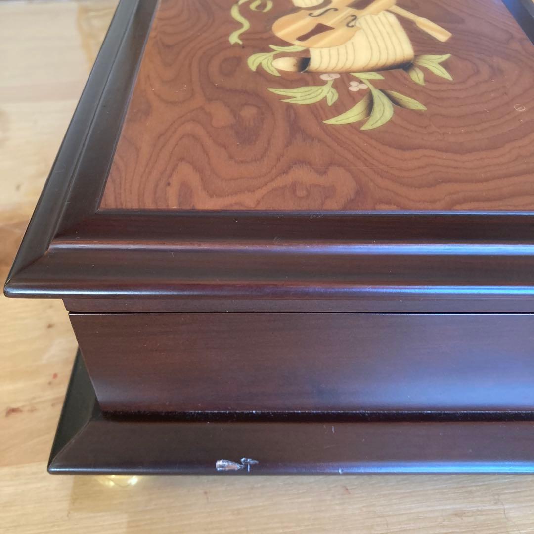 楽器デザインの手動オルゴール